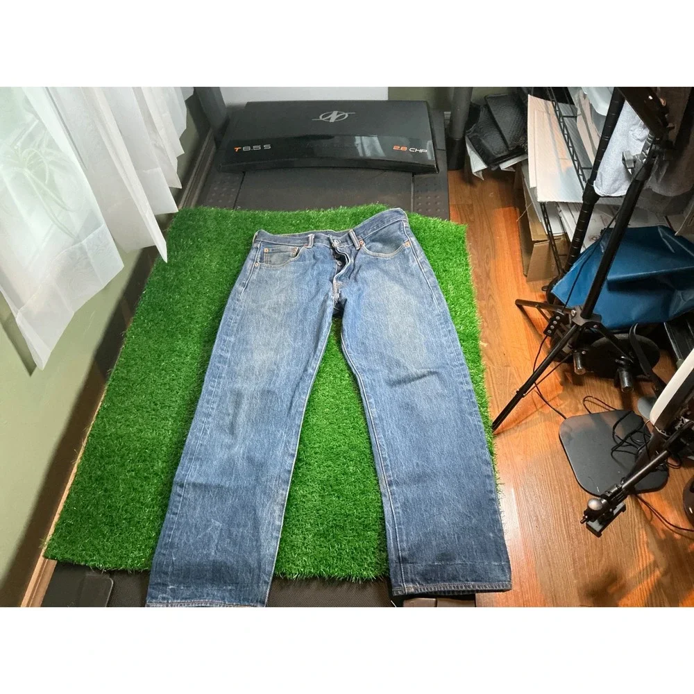 Levis 501 Original Fit Jeans Mens 34x30 Blue Denim Button Fly Straight Leg 00501
